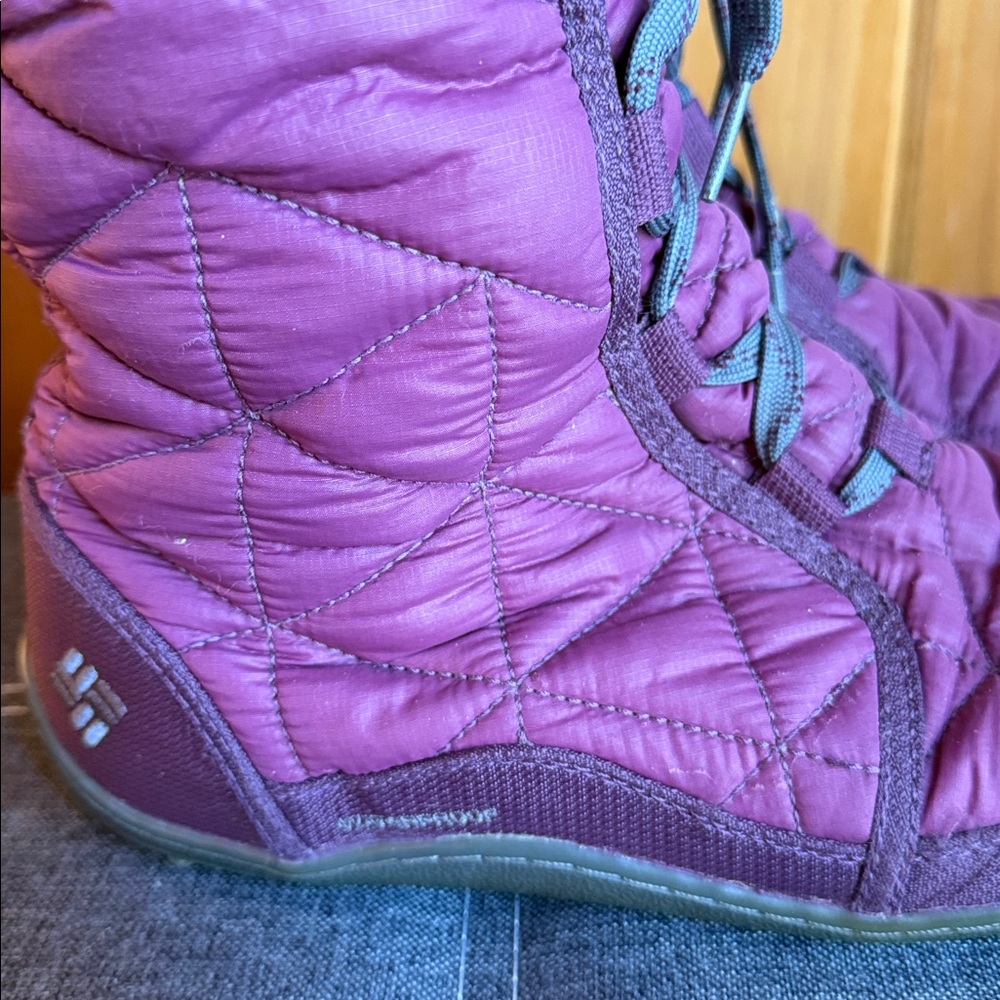 703 Columbia Quilted Insulated Purple Winter Boots with Faux Fur Cuffs - Picture 6 of 16